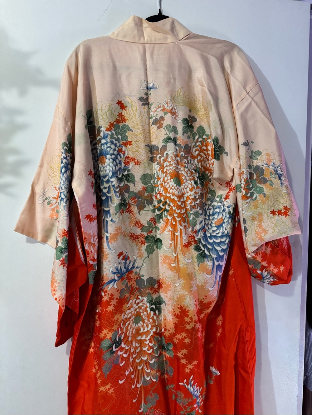 Authentic JAPANESE 100% SILK KIMONO Red and Cream Floral Kimono from Japan - Picture 4 of 8